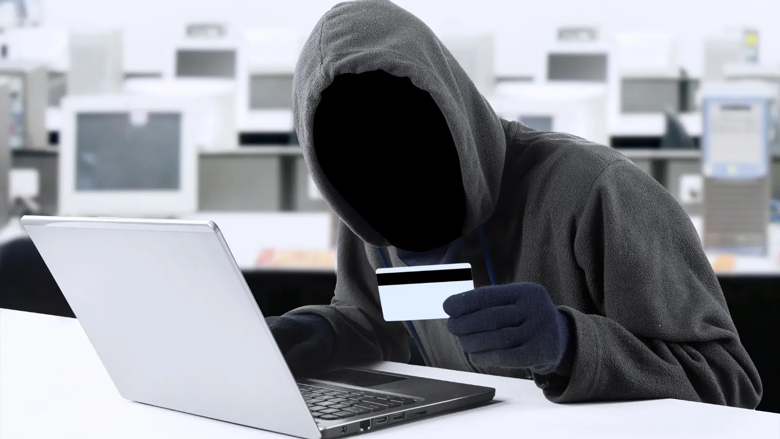 Identity Theft Surges as Criminals Deploy Advanced Tactics to Steal Personal Data
