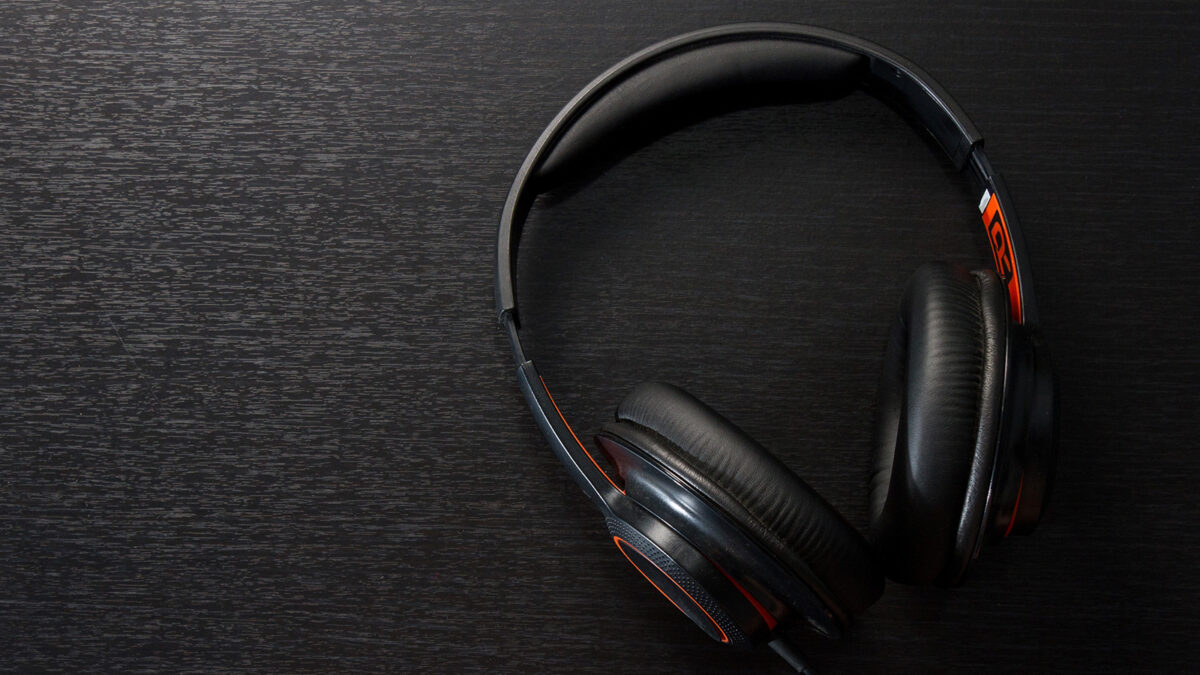 Airoha Chip Vulnerabilities Expose Headphones to Takeover